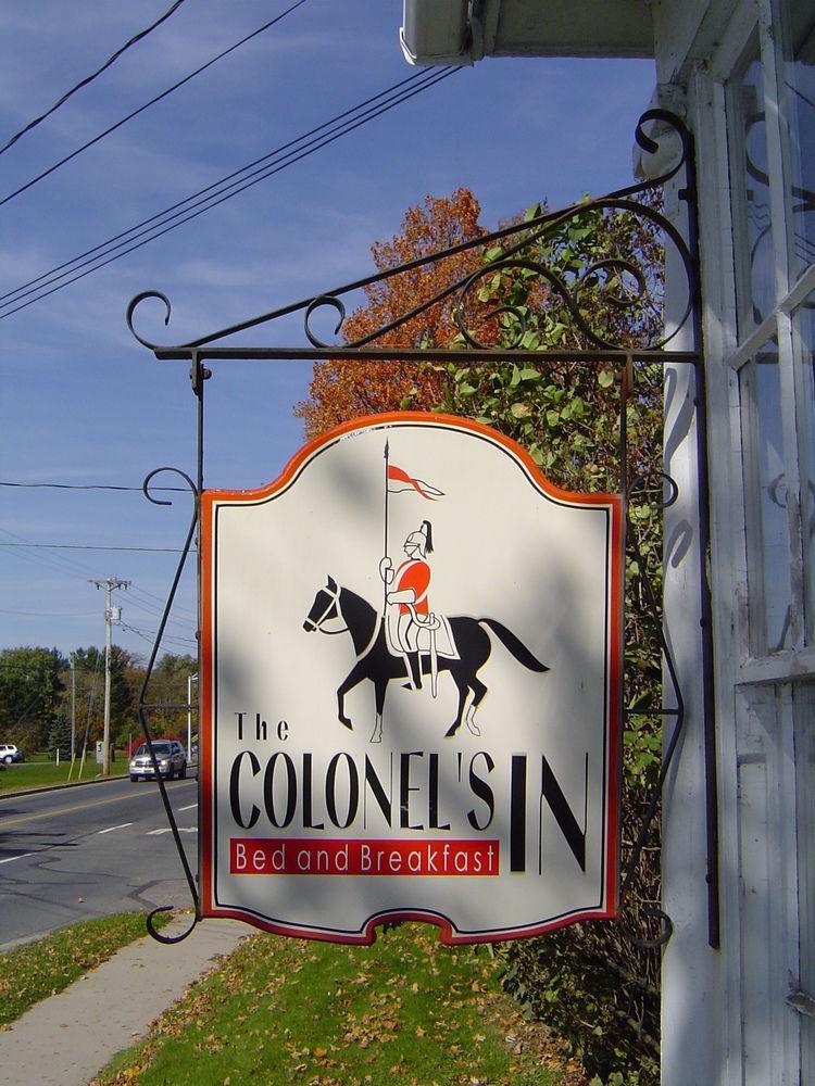 The Colonel'S In Bed And Breakfast Fredericton Exterior photo