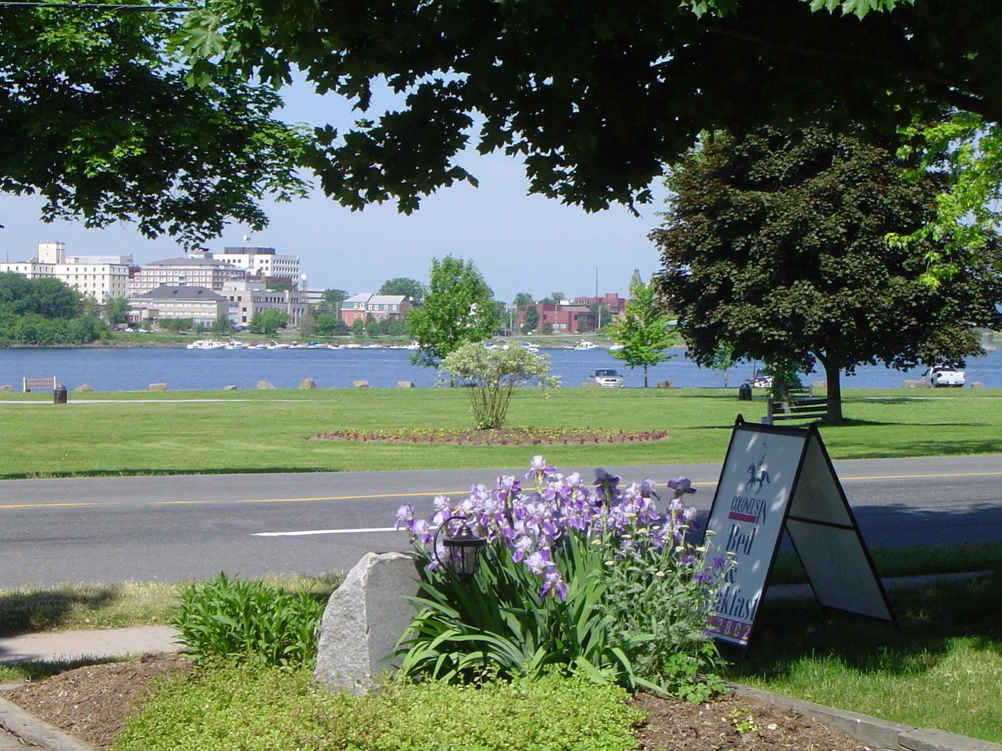 The Colonel'S In Bed And Breakfast Fredericton Exterior photo
